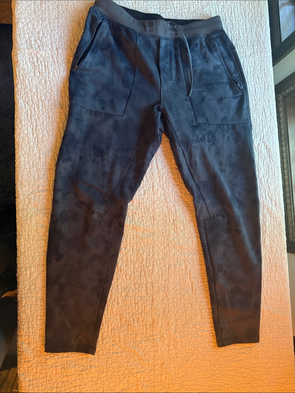 lululemon athletica Men's Dark Navy Camo Jogger Pants